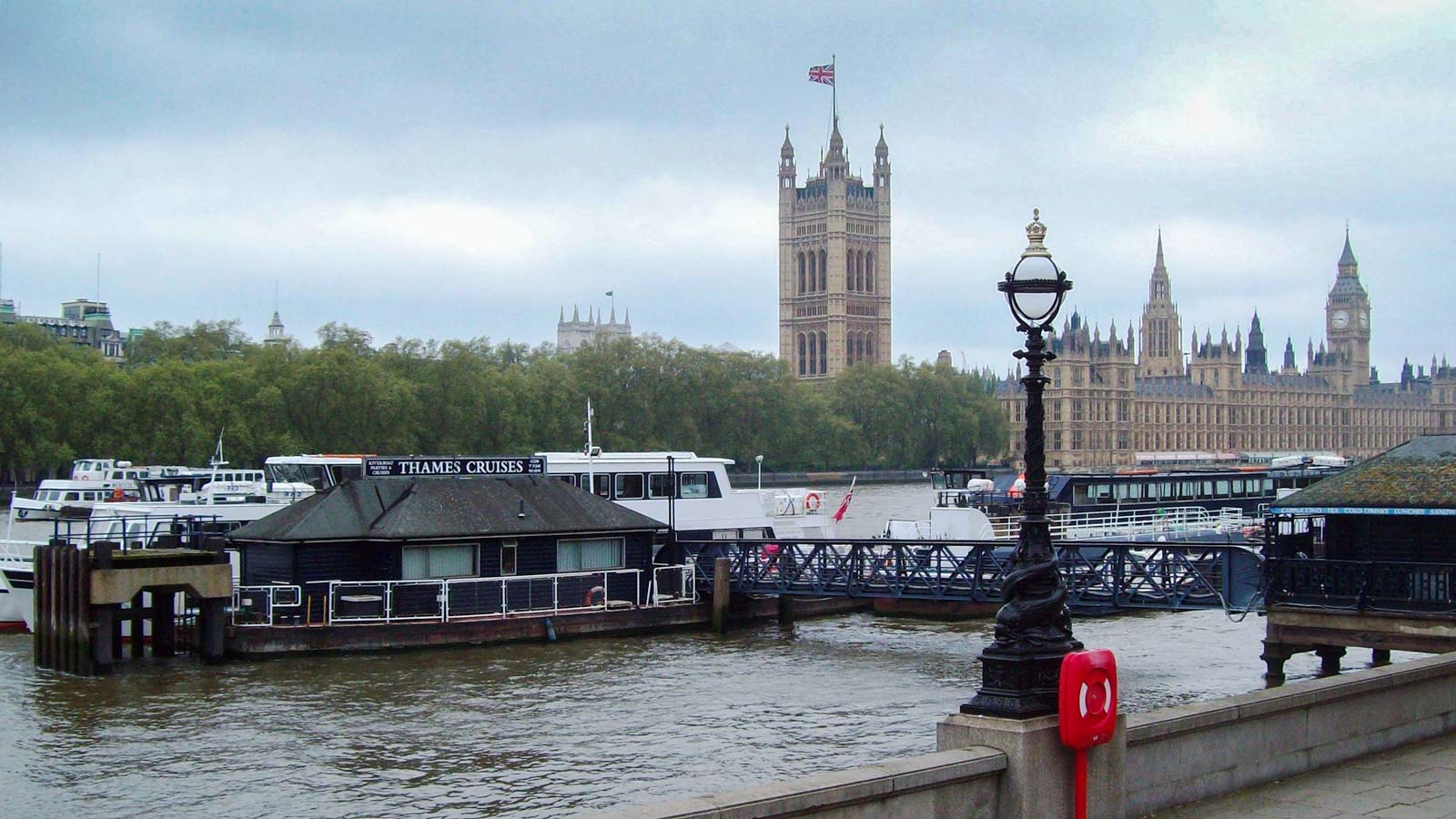 5 WAYS TO IMMERSE YOURSELF IN LONDON’S BRITISH CULTURE