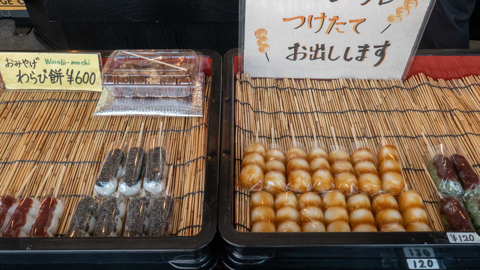 TOKYO STREET FOOD – 17 AFFORDABLE STREET SNACKS TO TRY IN JAPAN’S MEGACITY