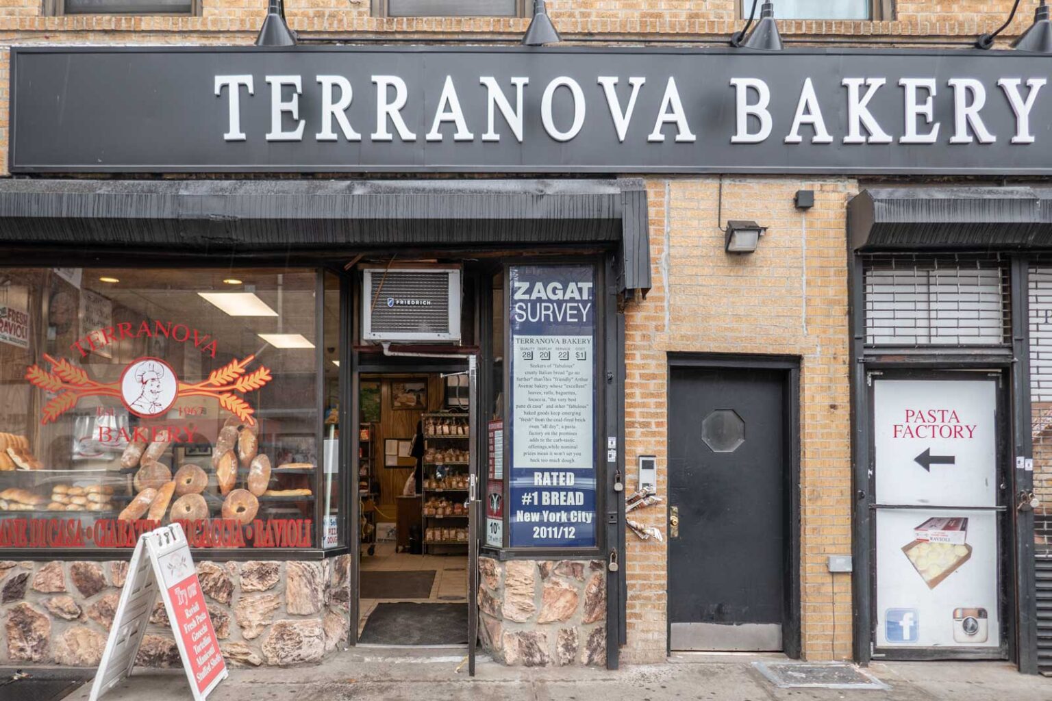 TerranovaBakeryBronx1600x1067 I May Roam